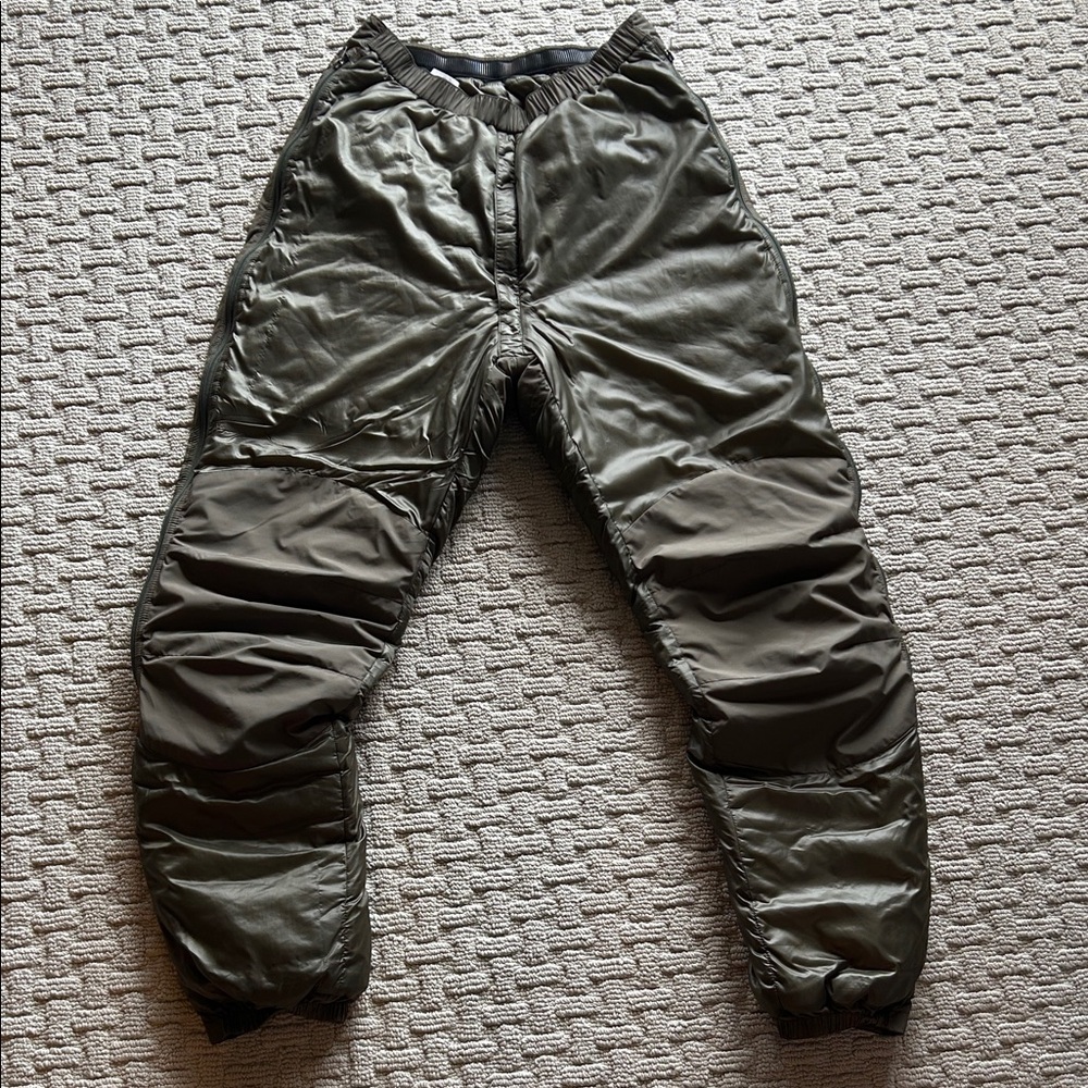 Patagonia Men's Dark Olive/mars green L7 Lightweight Puffer Pants